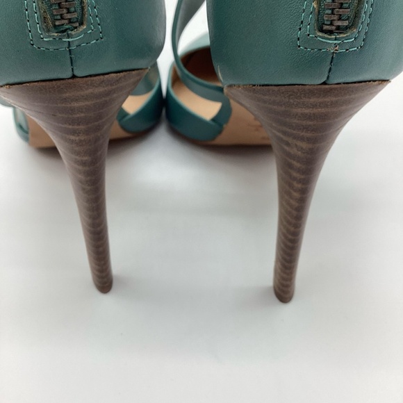 2105. Joe’s Turquoise Teal Criss-Cross Wood Heel Pumps NWOT Size 9 - Picture 9 of 9